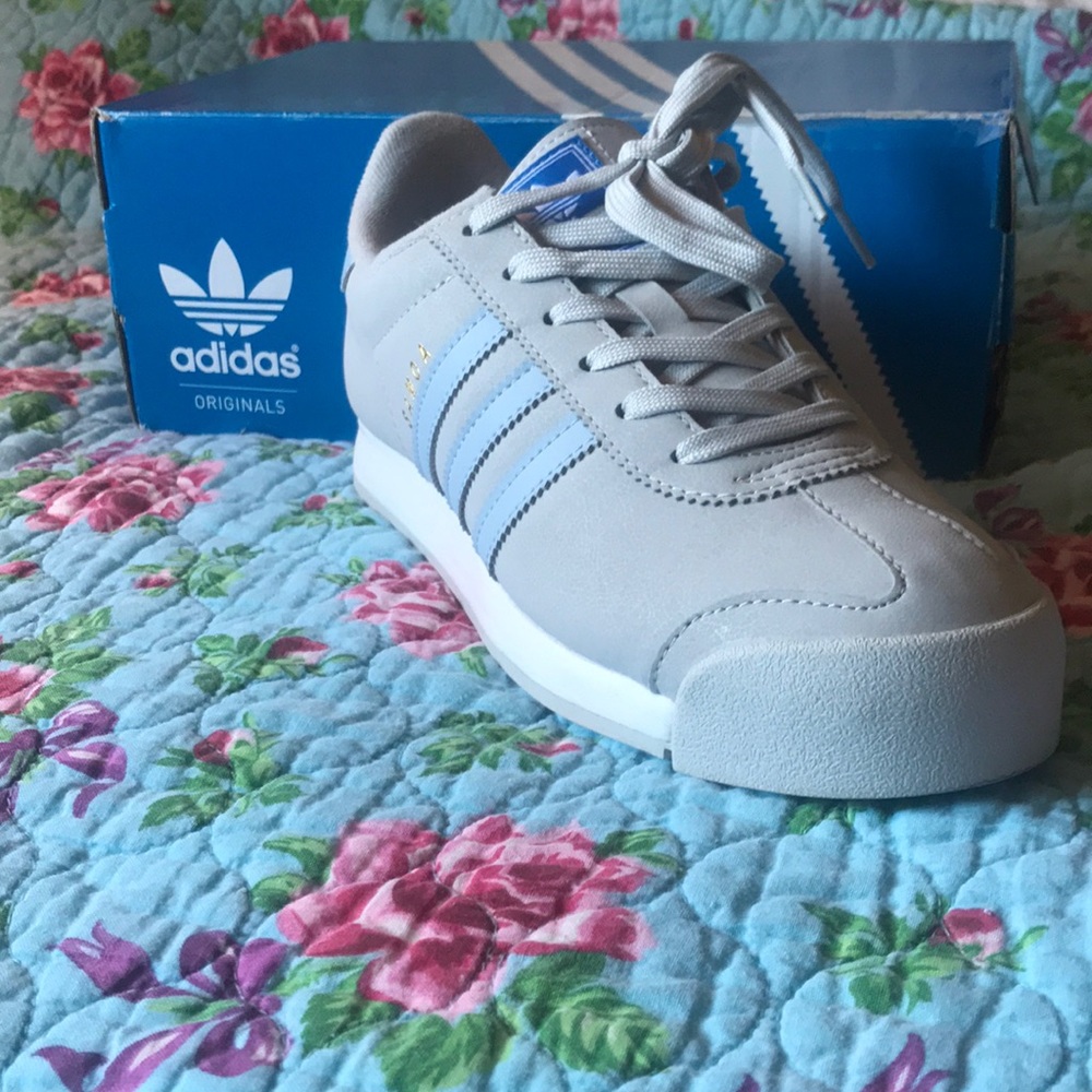 Adidas Women’s Samoa Size 7.5